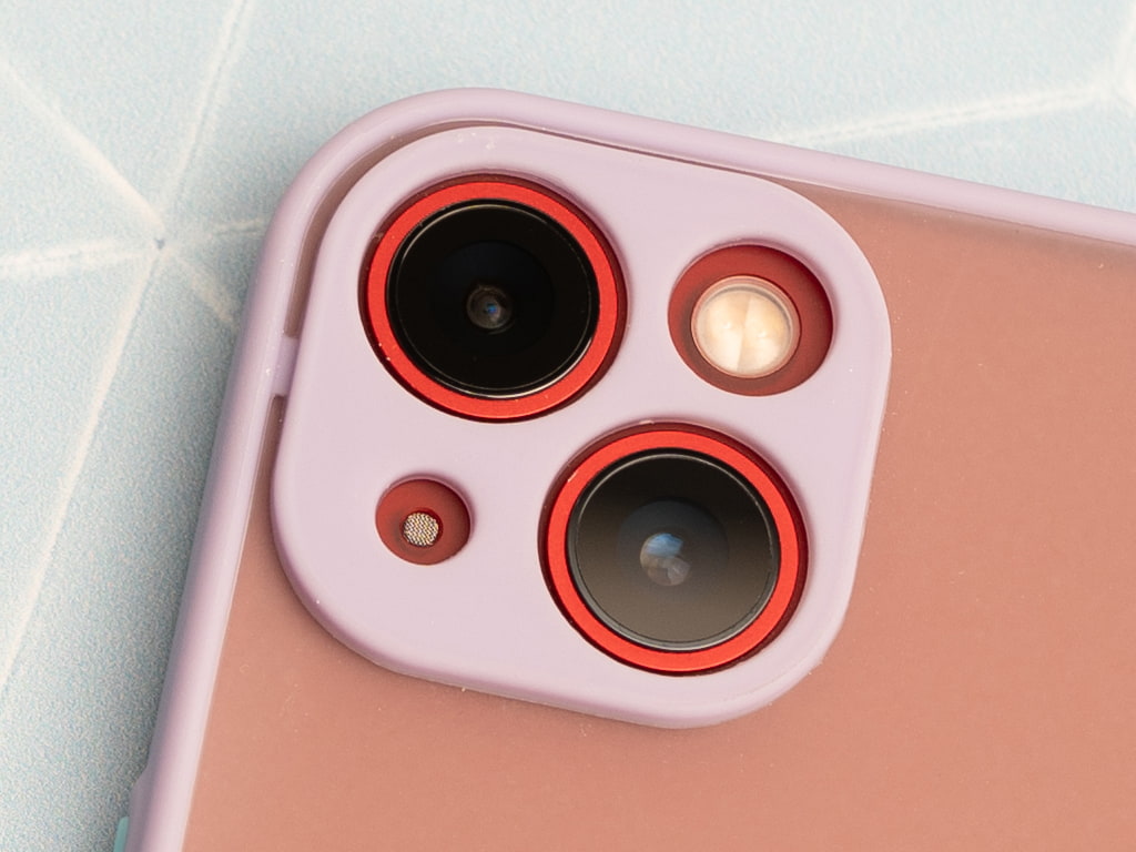 Pevný, gumový obal na iPhone 13 - Fialový - 4